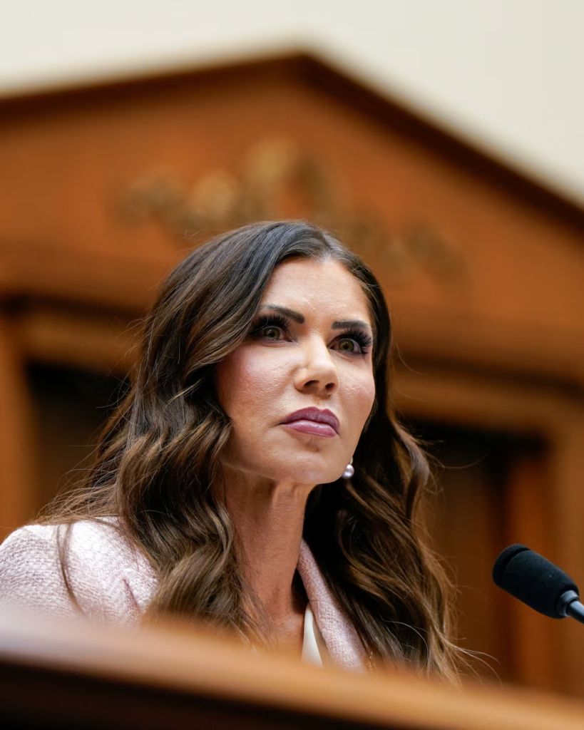 Kristi Noem Height